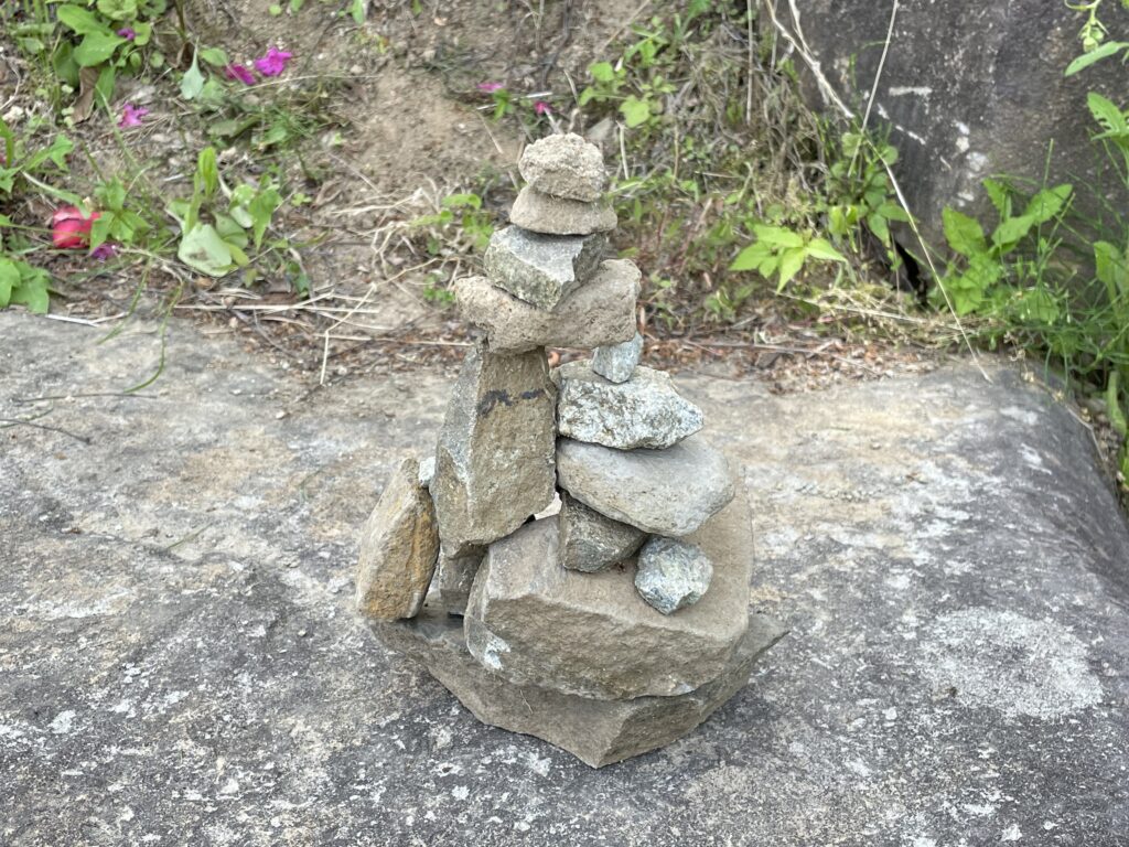 金蛇水神社 石